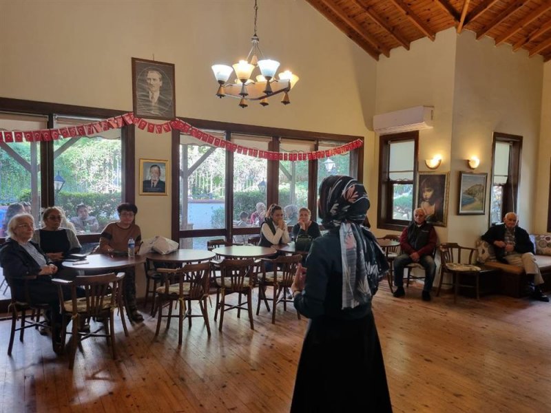 Tevfik hoca evinde yaşlılara yönelik seminer ve eğitimler devam ediyor