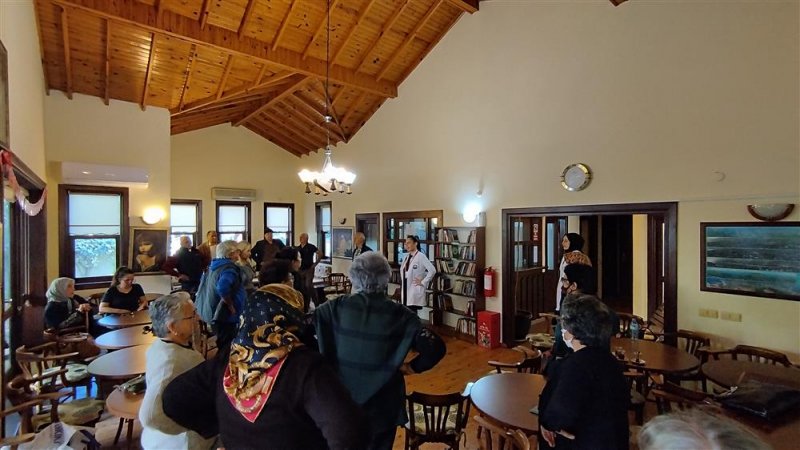 Tevfik hoca evinde yaşlılara yönelik seminer ve eğitimler devam ediyor