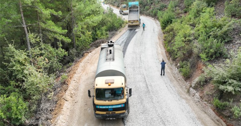 Üzümlü yolu asfaltla buluştu