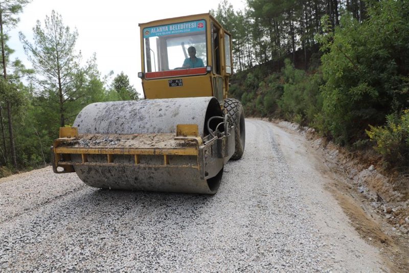 Üzümlü yolu asfaltla buluştu