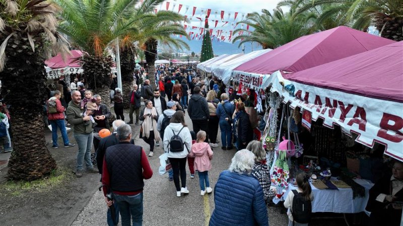 13. alanya uluslararası yeni yıl pazarı’na yoğun ilgi  - yerli ve yabancı binlerce vatandaş yeni yıl pazarı’nda buluştu