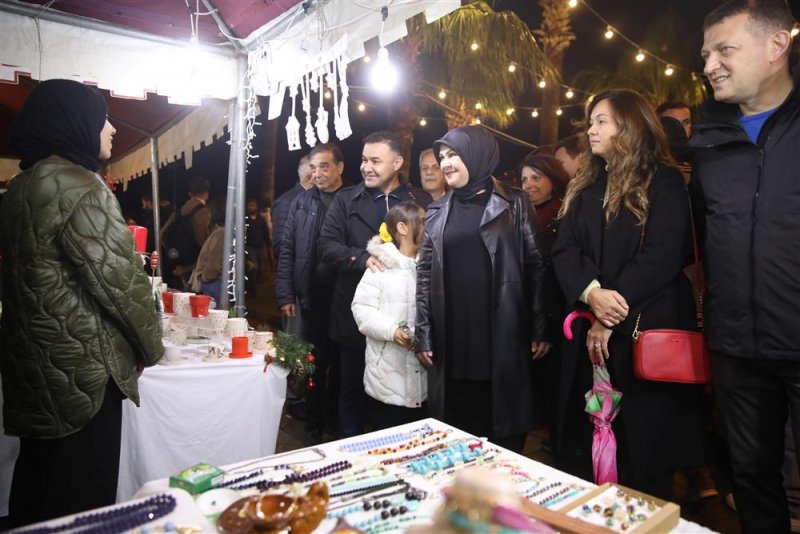 13. alanya uluslararası yeni yıl pazarı’na yoğun ilgi  - yerli ve yabancı binlerce vatandaş yeni yıl pazarı’nda buluştu