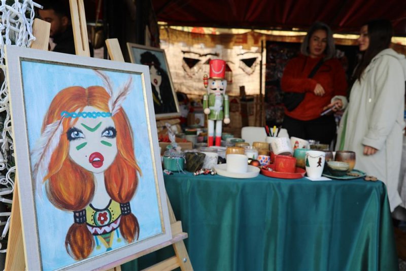 13. alanya uluslararası yeni yıl pazarı’na yoğun ilgi  - yerli ve yabancı binlerce vatandaş yeni yıl pazarı’nda buluştu