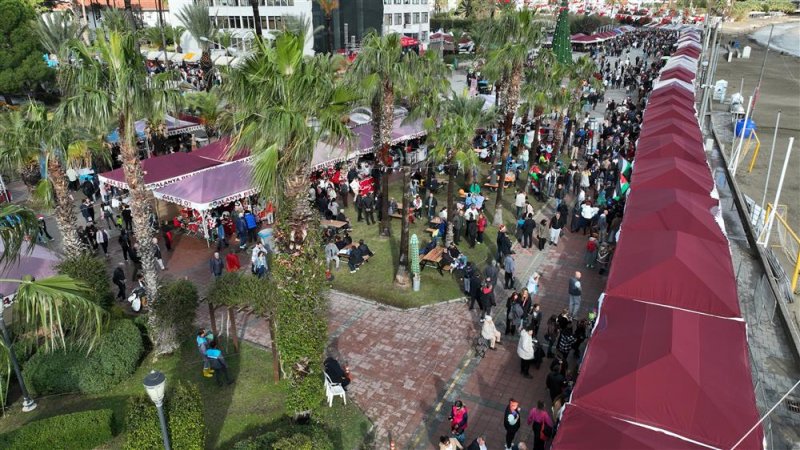 13. alanya uluslararası yeni yıl pazarı’na yoğun ilgi  - yerli ve yabancı binlerce vatandaş yeni yıl pazarı’nda buluştu
