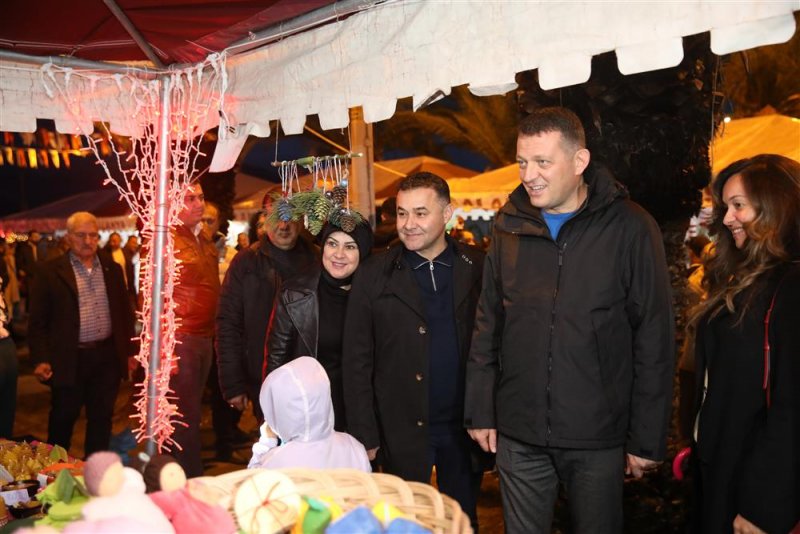 13. alanya uluslararası yeni yıl pazarı’na yoğun ilgi  - yerli ve yabancı binlerce vatandaş yeni yıl pazarı’nda buluştu