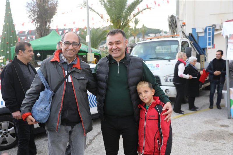 13. alanya uluslararası yeni yıl pazarı rekor katılımla gerçekleştirildi