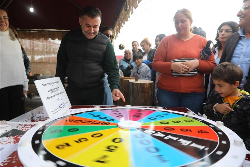 13. alanya uluslararası yeni yıl pazarı rekor katılımla gerçekleştirildi