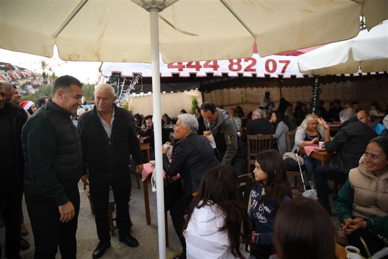 13. alanya uluslararası yeni yıl pazarı rekor katılımla gerçekleştirildi