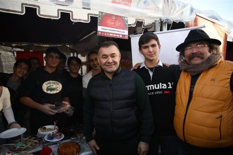 13. alanya uluslararası yeni yıl pazarı rekor katılımla gerçekleştirildi