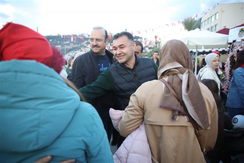 13. alanya uluslararası yeni yıl pazarı rekor katılımla gerçekleştirildi