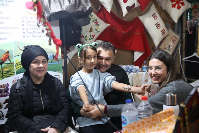 13. alanya uluslararası yeni yıl pazarı rekor katılımla gerçekleştirildi