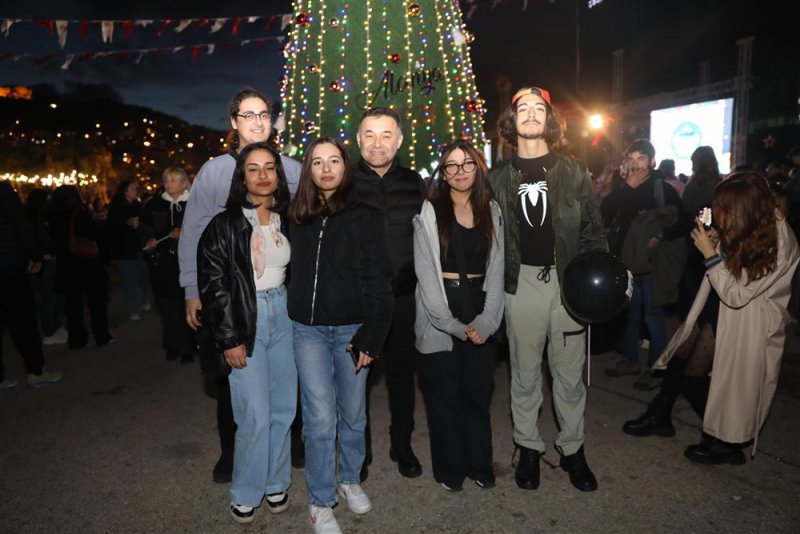 13. alanya uluslararası yeni yıl pazarı rekor katılımla gerçekleştirildi