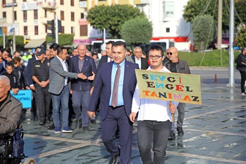 3 aralık dünya engelliler günü sevgi yürüyüşü ile kutlandı