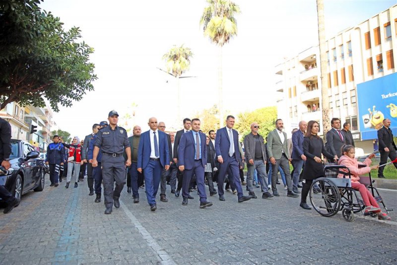 3 aralık dünya engelliler günü sevgi yürüyüşü ile kutlandı