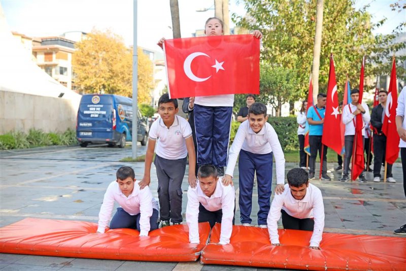 3 aralık dünya engelliler günü sevgi yürüyüşü ile kutlandı