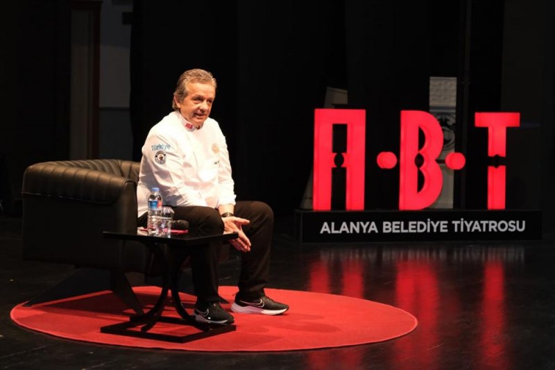 5. alanya kitap fuarı muhteşem etkinlikler ve ünlü konukları ile devam ediyor