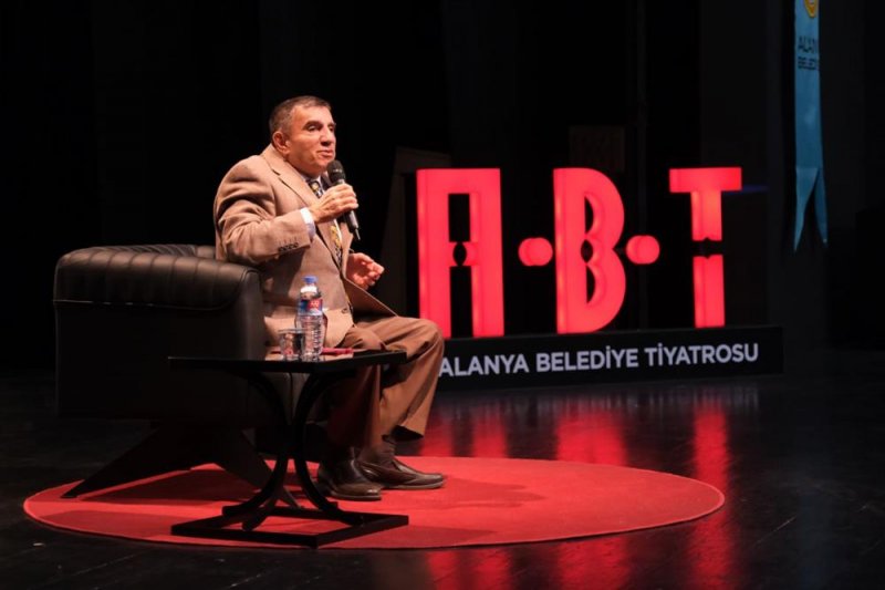 5. alanya kitap fuarı muhteşem etkinlikler ve ünlü konukları ile devam ediyor