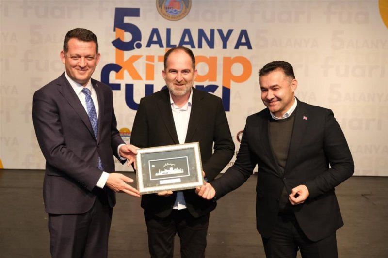 5. alanya kitap fuarı muhteşem etkinlikler ve ünlü konukları ile devam ediyor