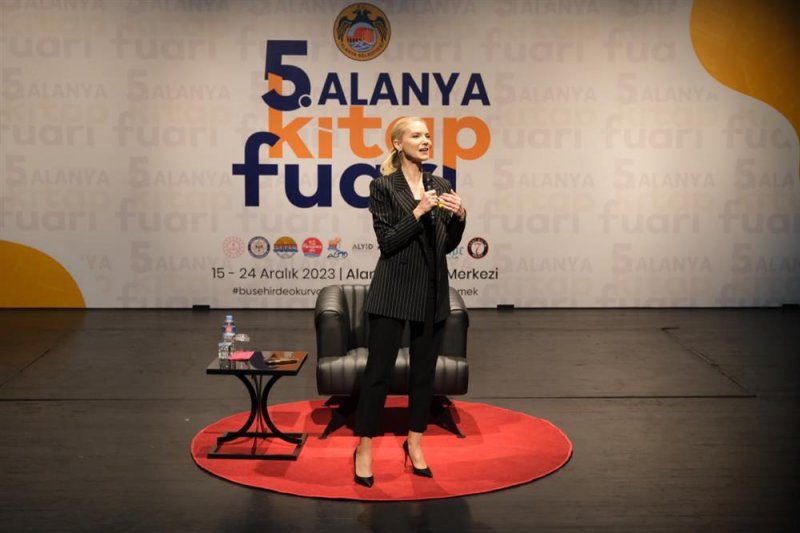 5. alanya kitap fuarı muhteşem etkinlikler ve ünlü konukları ile devam ediyor