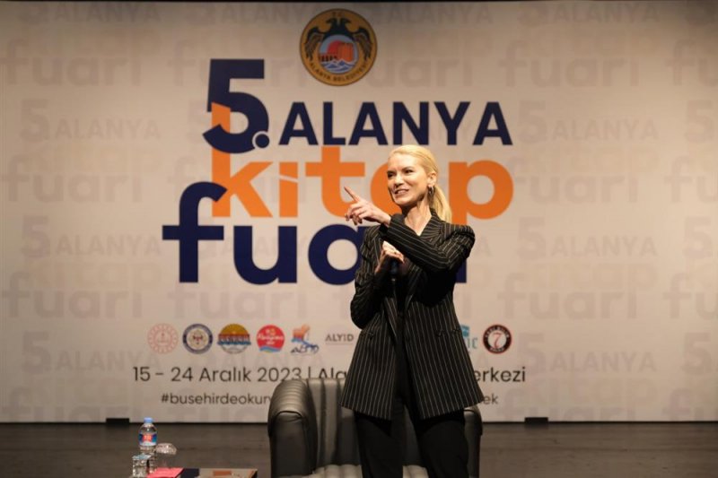 5. alanya kitap fuarı muhteşem etkinlikler ve ünlü konukları ile devam ediyor