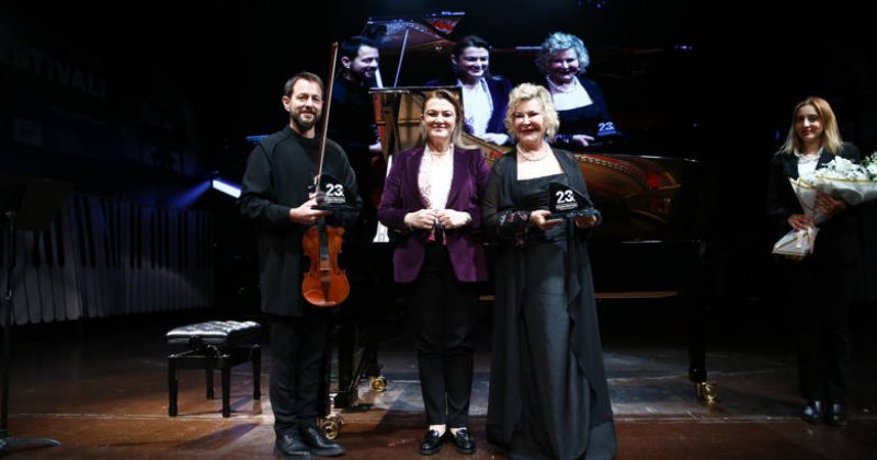 Antalya Piyano Festivali Gülsin Onay Konseri Ile Sona Erdi