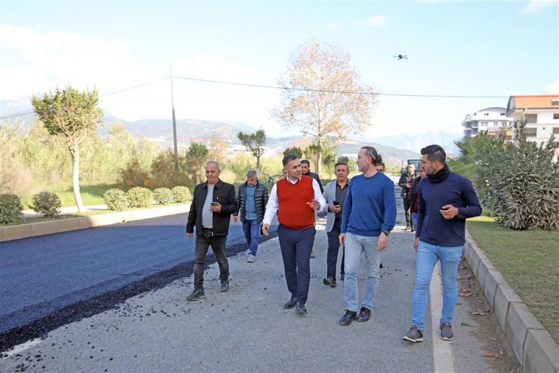 Başkan yücel, 15 mahallenin kullandığı demirtaş yolu’ndaki asfalt çalışmasını denetledi