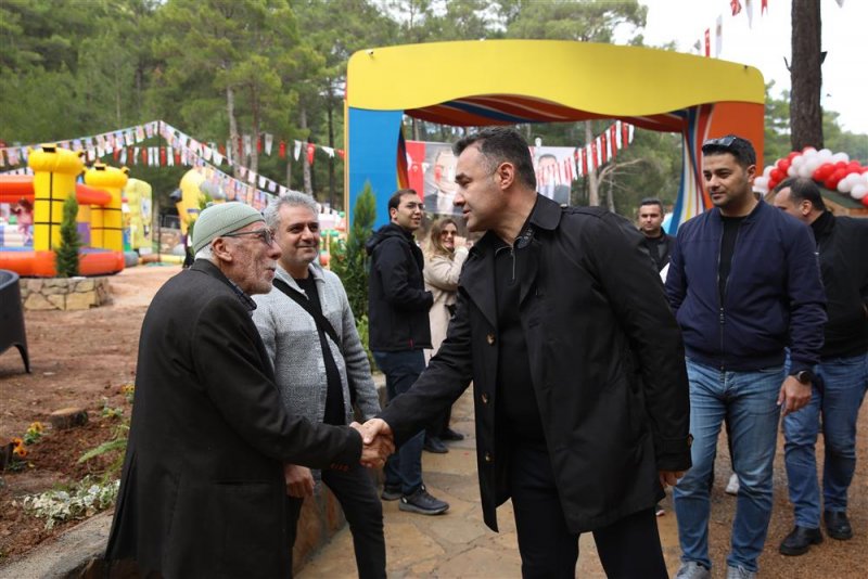 Başkan yücel engelli bireyler ile bir araya geldi başkan yücel: belediyemizin kapısı sizlere sonsuza kadar açık