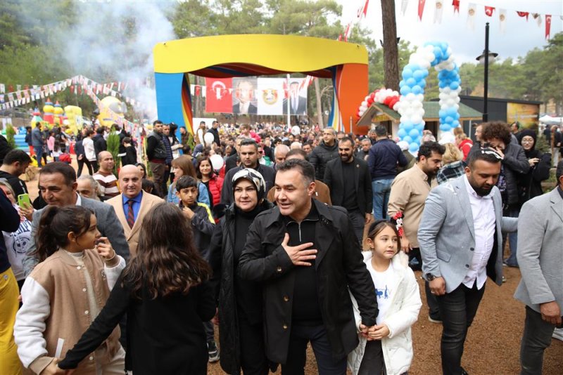 Başkan yücel engelli bireyler ile bir araya geldi başkan yücel: belediyemizin kapısı sizlere sonsuza kadar açık