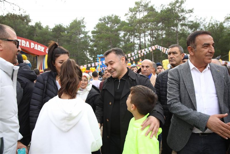 Başkan yücel engelli bireyler ile bir araya geldi başkan yücel: belediyemizin kapısı sizlere sonsuza kadar açık