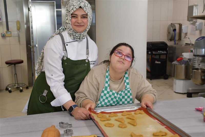 Engelli çocuklar mutfakla buluştu - alanya belediyesi ve alanya üniversitesi’nden anlamlı proje