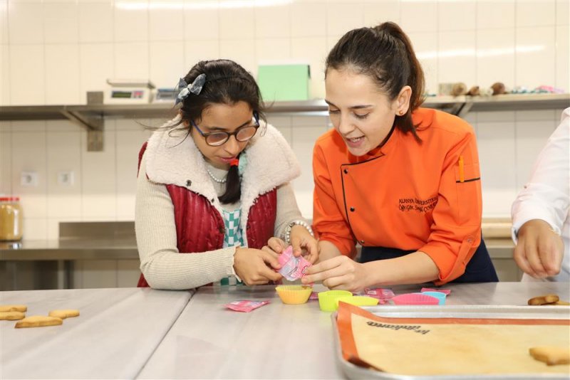 Engelli çocuklar mutfakla buluştu - alanya belediyesi ve alanya üniversitesi’nden anlamlı proje