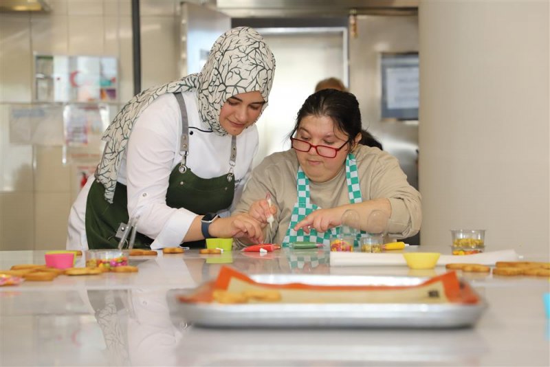 Engelli çocuklar mutfakla buluştu - alanya belediyesi ve alanya üniversitesi’nden anlamlı proje
