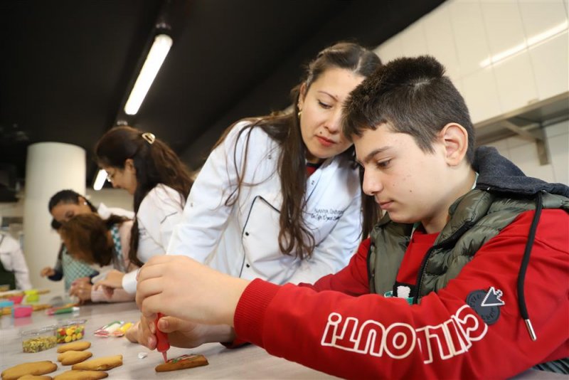 Engelli çocuklar mutfakla buluştu - alanya belediyesi ve alanya üniversitesi’nden anlamlı proje