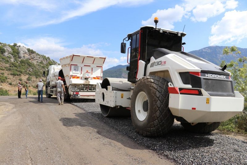 GAZİPAŞA BELEDİYESİ’NDEN 5 AYDA 85 KİLOMETRE ASFALT YOL