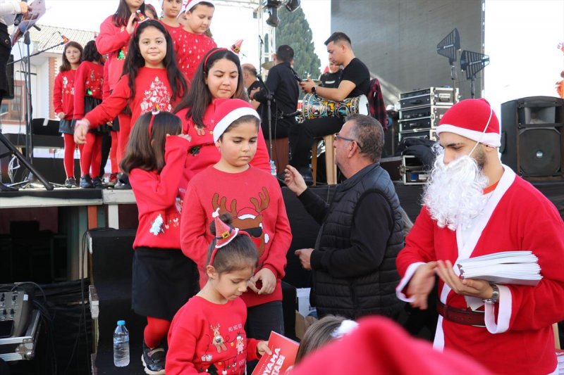 GAZİPAŞA’DA YENİ YIL PAZARINA BÜYÜK İLGİ