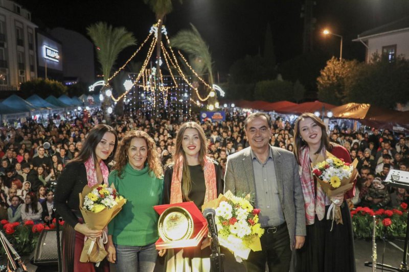 GAZİPAŞA’DA YENİ YIL PAZARINA BÜYÜK İLGİ
