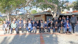 Alanya belediyesi’nin yaşlılara yönelik kale gezisi etkinlikleri sürüyor