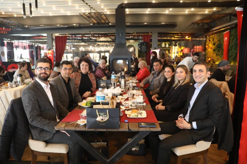 Başkan yücel alanya basını ile bir araya geldi