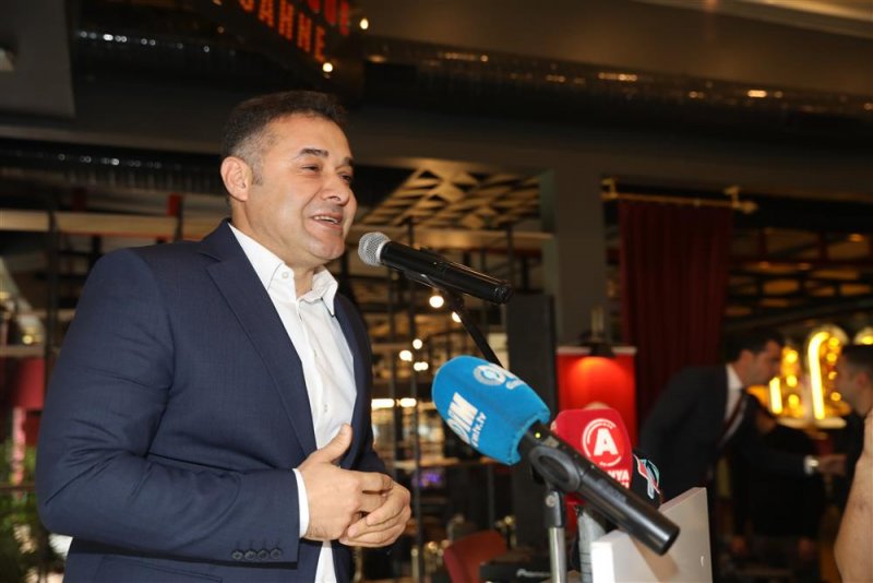 Başkan yücel alanya basını ile bir araya geldi