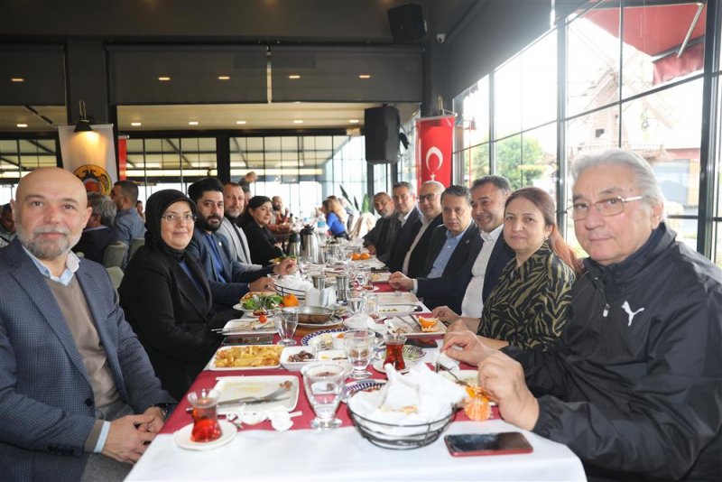 Başkan yücel alanya basını ile bir araya geldi