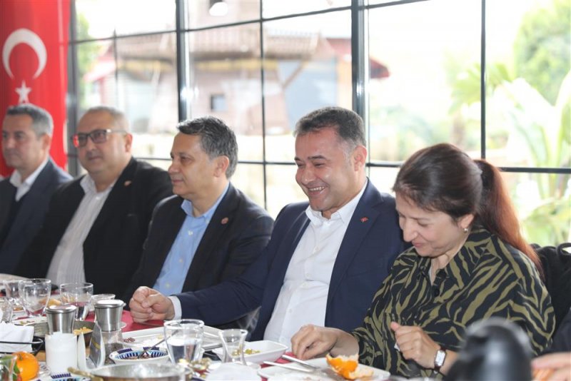 Başkan yücel alanya basını ile bir araya geldi