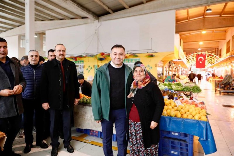 Başkan yücel toptancı hali, balık hali ve pazar esnaflarını ziyaret etti