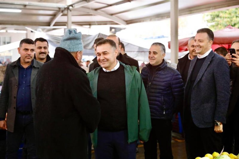 Başkan yücel toptancı hali, balık hali ve pazar esnaflarını ziyaret etti