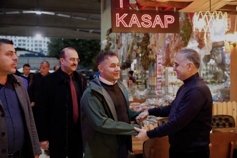 Başkan yücel toptancı hali, balık hali ve pazar esnaflarını ziyaret etti
