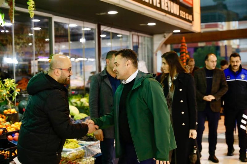 Başkan yücel toptancı hali, balık hali ve pazar esnaflarını ziyaret etti