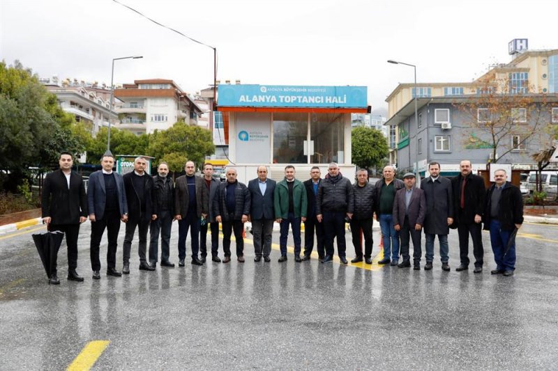 Başkan yücel toptancı hali, balık hali ve pazar esnaflarını ziyaret etti