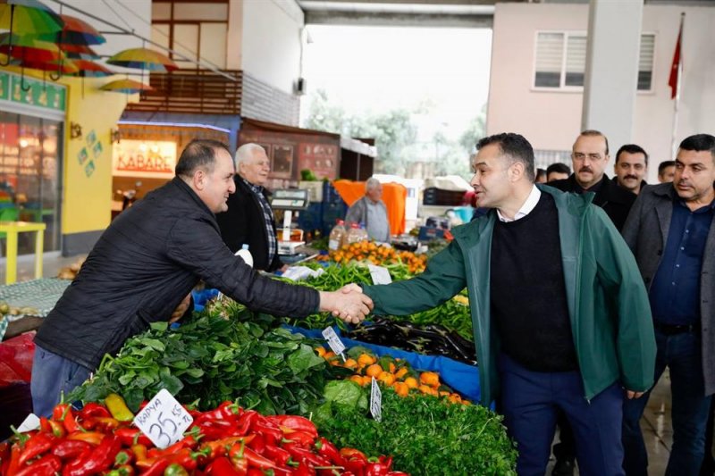 Başkan yücel toptancı hali, balık hali ve pazar esnaflarını ziyaret etti
