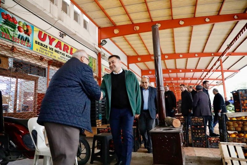 Başkan yücel toptancı hali, balık hali ve pazar esnaflarını ziyaret etti