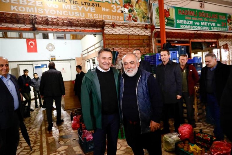 Başkan yücel toptancı hali, balık hali ve pazar esnaflarını ziyaret etti