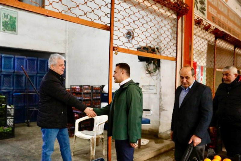 Başkan yücel toptancı hali, balık hali ve pazar esnaflarını ziyaret etti